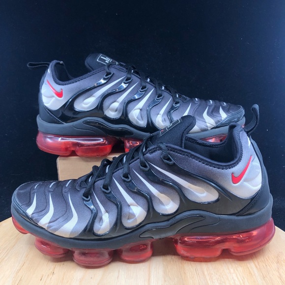 nike air vapormax plus shark